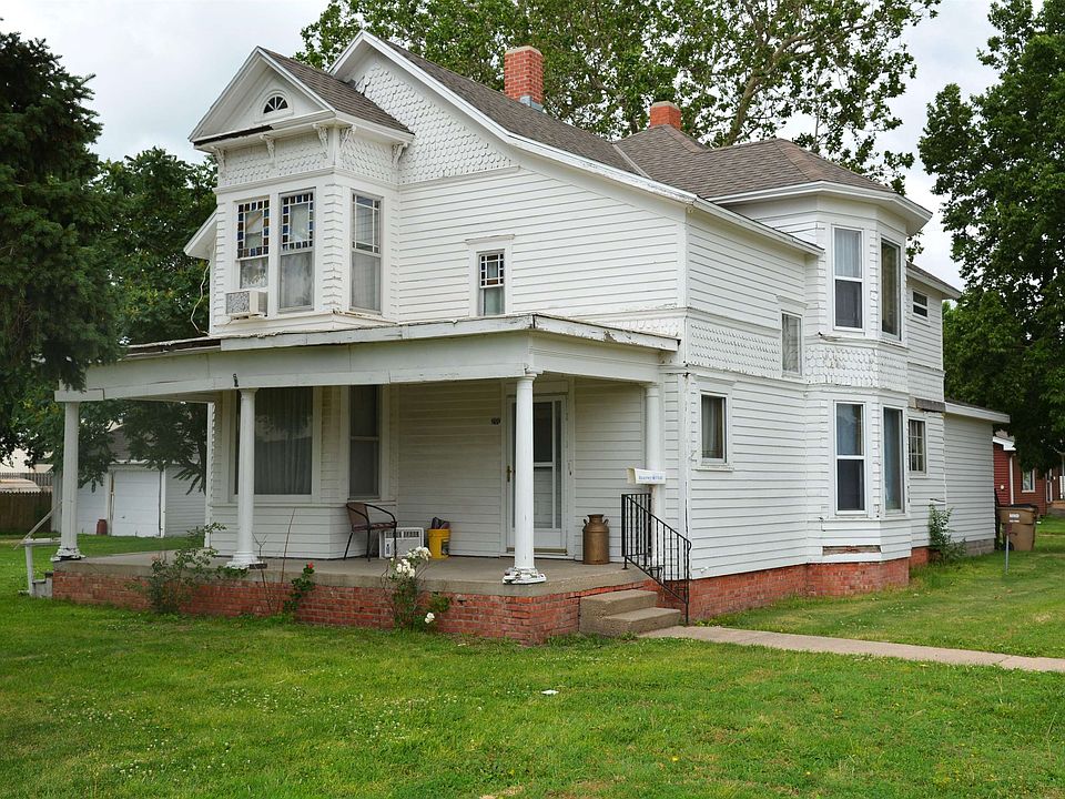 1st image of 200 West Ave
