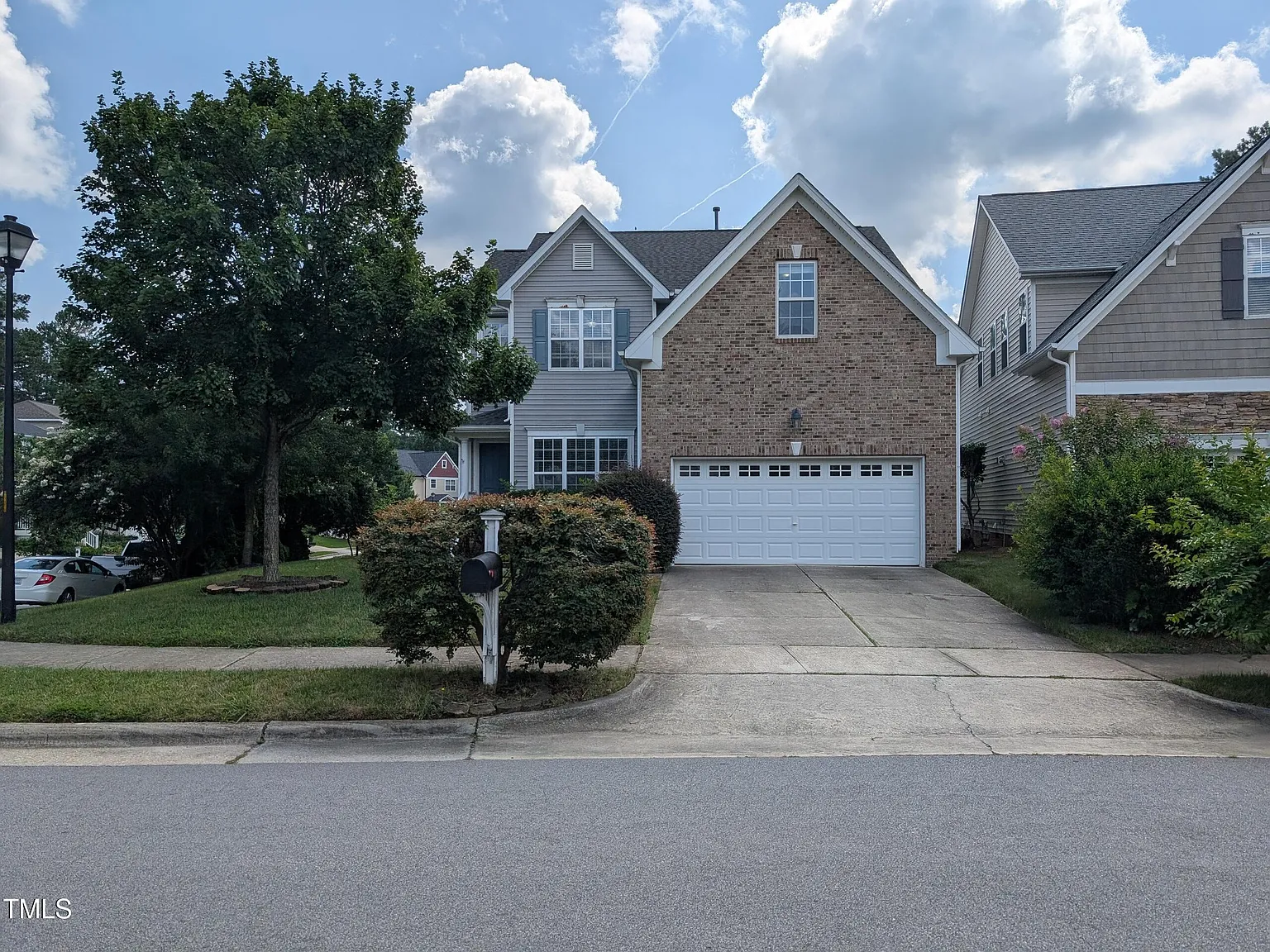 5 bed, 2439 sqft, $2,750 — Photo 2