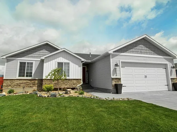 3688 N Rain Tree St, Idaho Falls, ID 83401