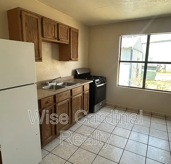 1017 N Main Ave #2 — Photo 7