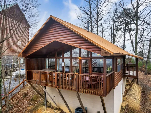 2340 Panther Way, Sevierville, TN 37876