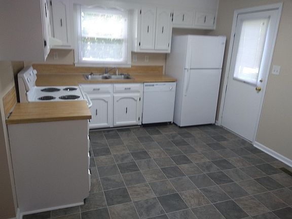 5th image of 909 Tanglewood Dr