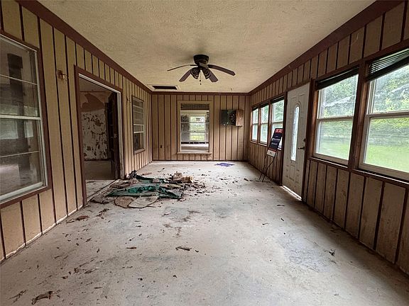 5th image of 123 Shady Ln