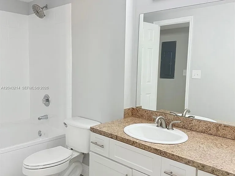 100 SW 117th Ter #2207 — Photo 8