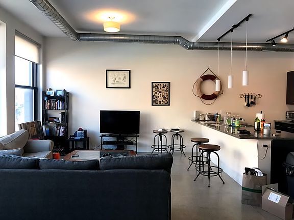 4th image of 2764 N Milwaukee Ave #209