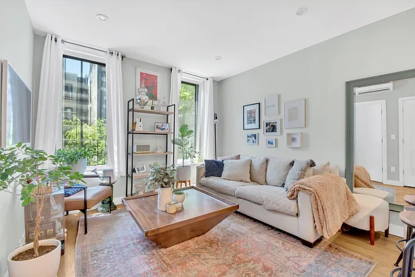 Rented by Compass | media 11