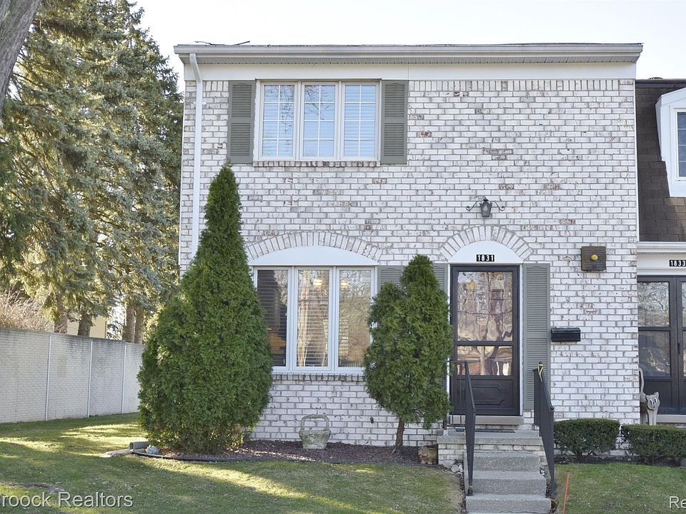 1st image of 1831 Torquay Ave