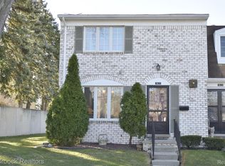 1831 Torquay Ave, Royal Oak, MI 48073