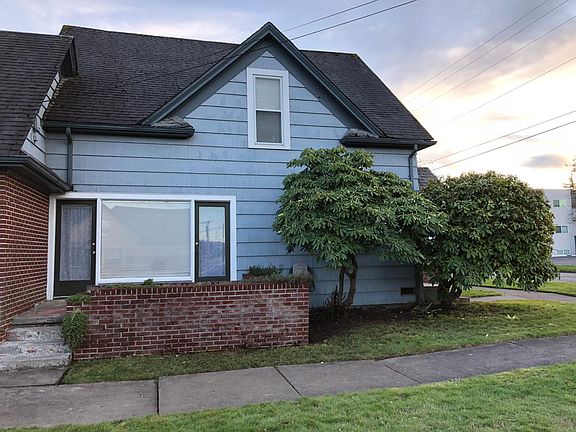 Side patio 