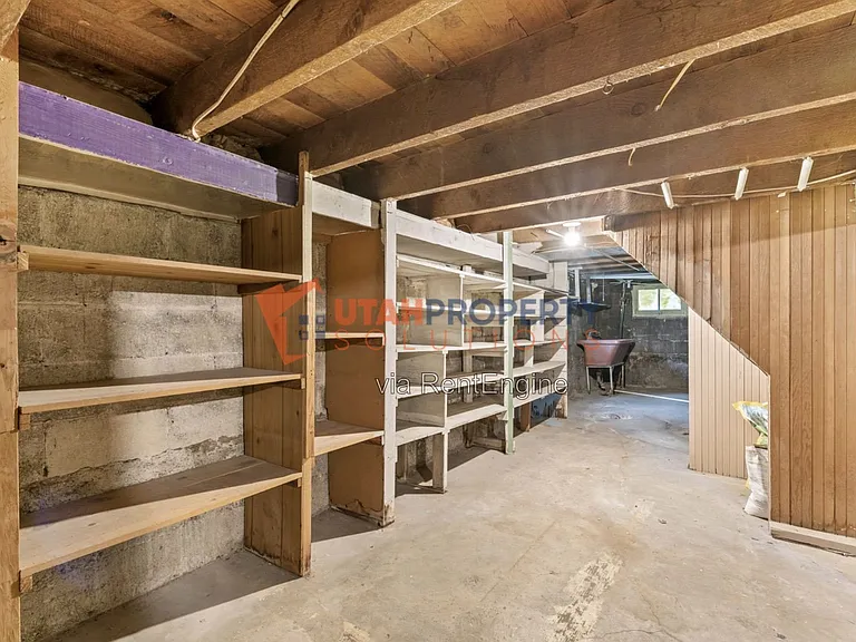 2263 S Green St — Photo 9