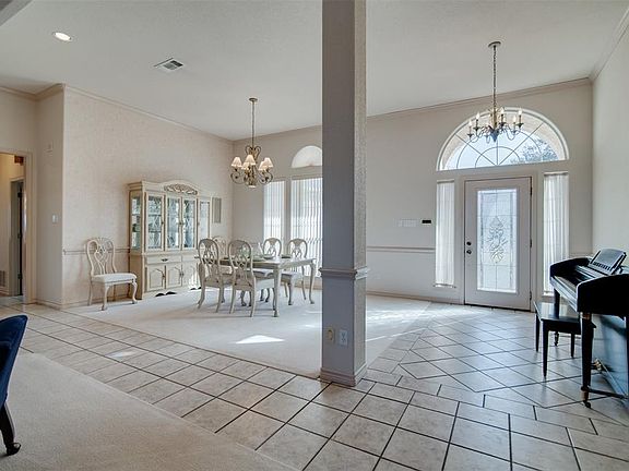 5th image of 1905 Maplewood Dr