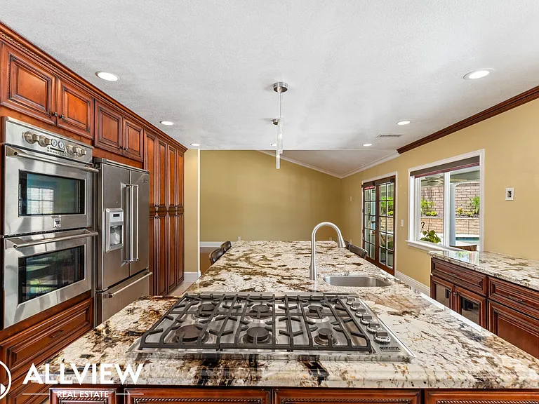 24911 Luton St — Photo 7