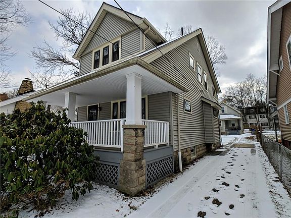 4th image of 18025 Larchwood Ave