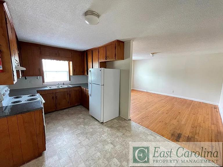 4148 Lee St #B — Photo 5