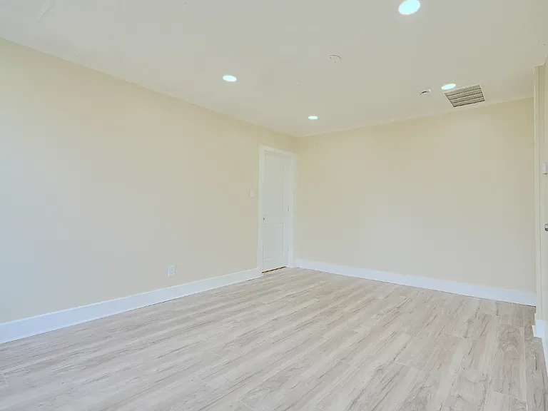 3016 Hamilton Ave #2 — Photo 6