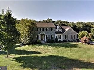310 Waters Edge Dr, Lancaster, PA 17602