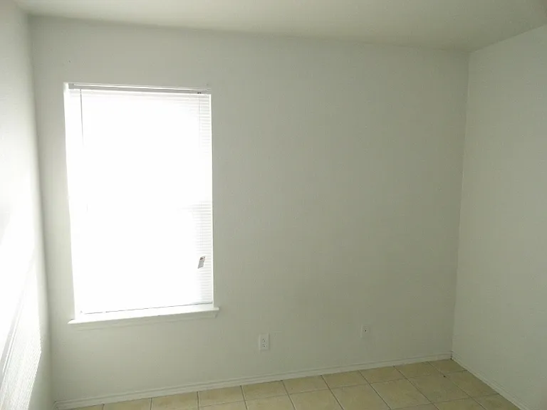 311 Jeff Gordon Dr — Photo 9