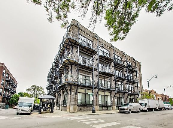 2nd image of 2735 W Armitage Ave APT 205