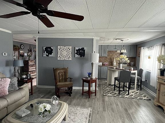 5th image of 186 N Lake Dr