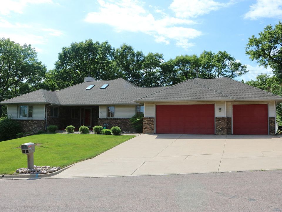 1st image of 1009 Canary Ln