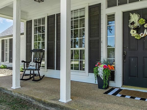 3rd image of 785 Tweedy Rd