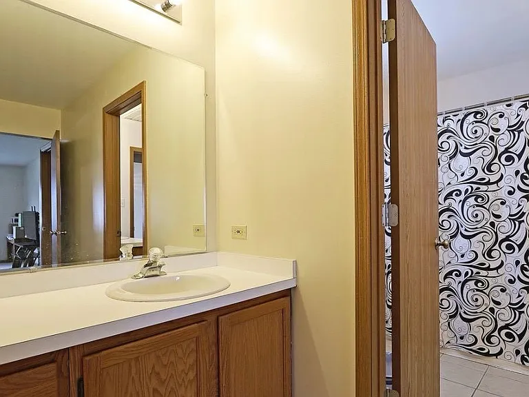 402 S Frontenac St — Photo 14