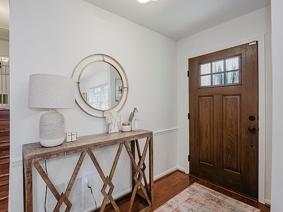 5th image of 2126 Sharon Ln