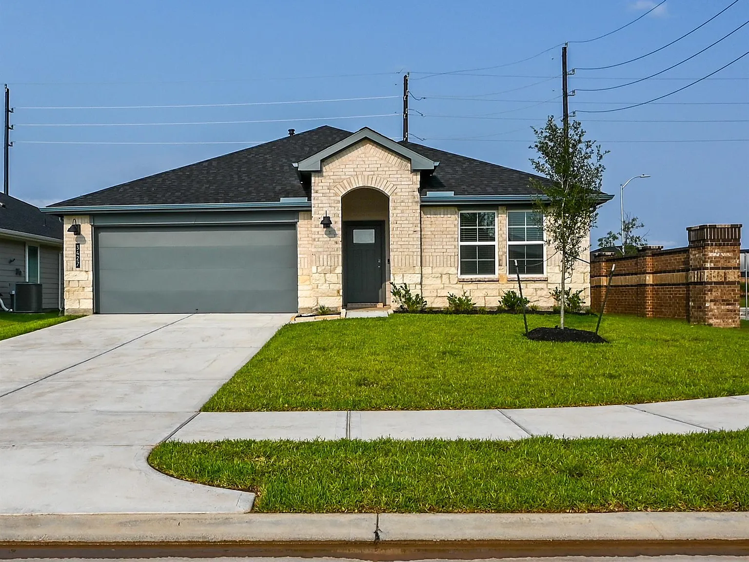 4 bed, 3.0 bath, $2,600 — Photo 2