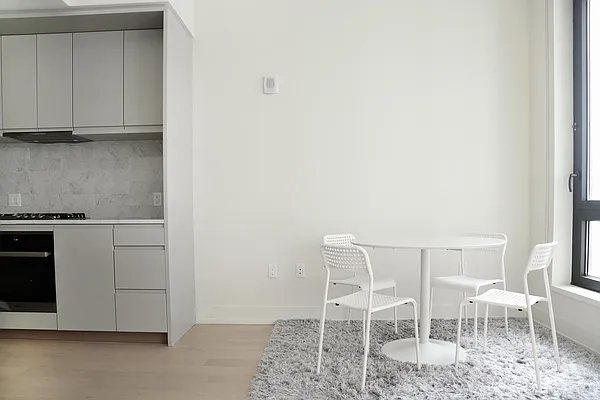 Rented by Tungsten Properties | media 32