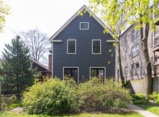 1663 W Farwell Ave, Chicago, IL 60626