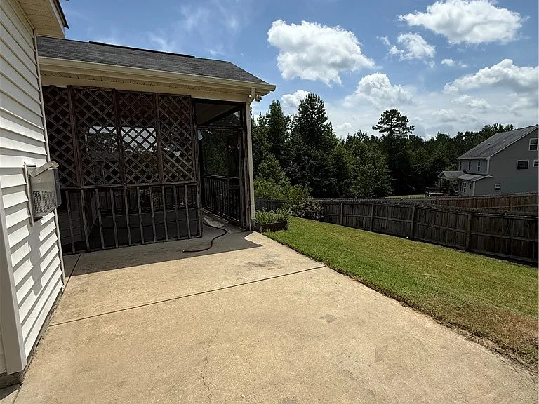 726 Century Dr — Photo 14