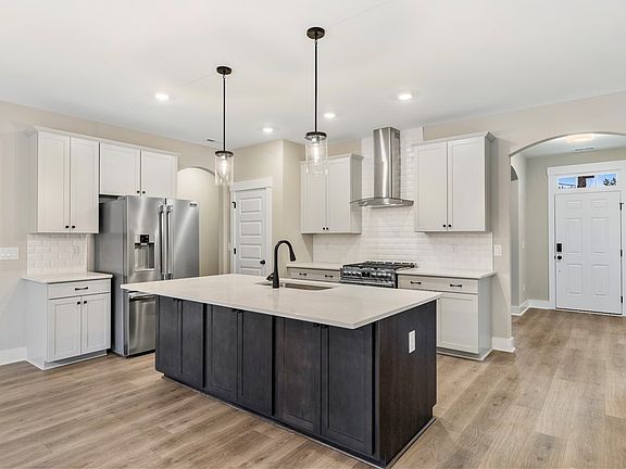 4th image of 121 Falcon Crest Way