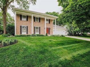 933 41st St, West Des Moines, IA 50265