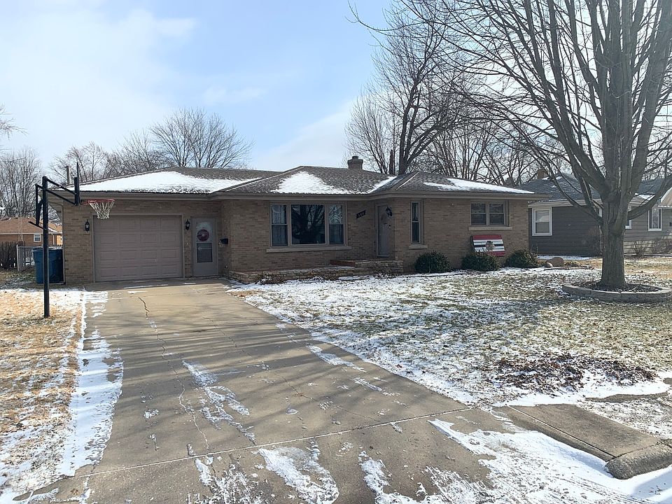 1st image of 560 Dennis Ave