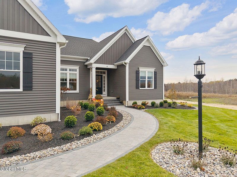 4th image of 18 Dahlia Drive