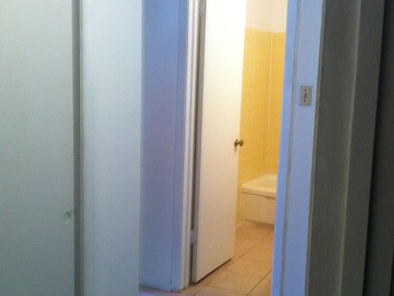 5th image of 906 Grant St #112