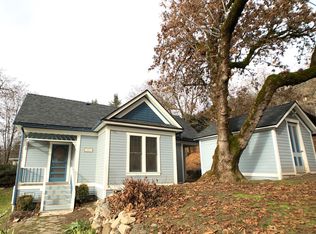 624 Estremado St, Gold Hill, OR 97525