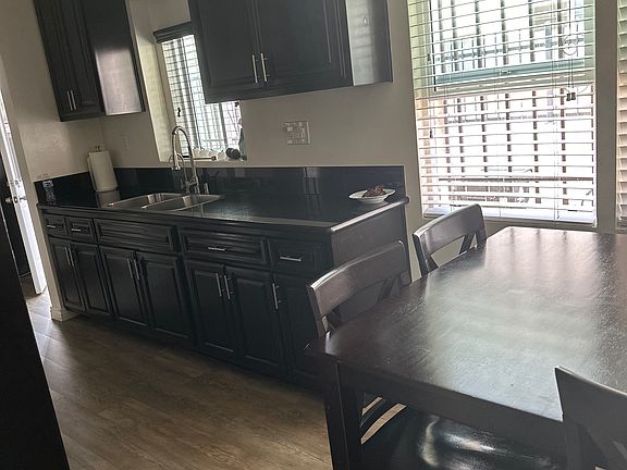 4th image of 3421 W 63rd St #3431
