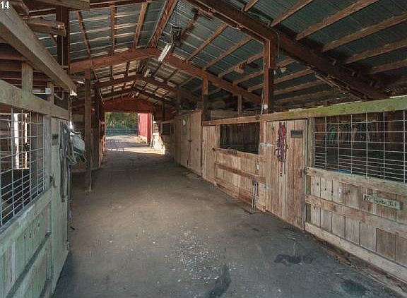 5th image of 33997 Lawrence Rd