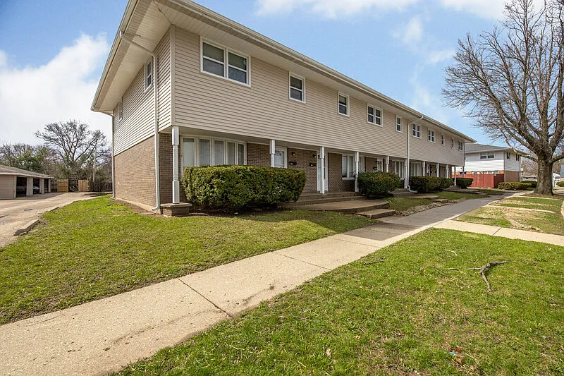 3 bed, 1.5 bath, 1250 sqft, $1,650 — Photo 4
