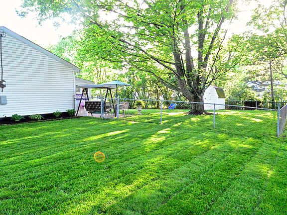 5th image of 1384 Ashley Dr