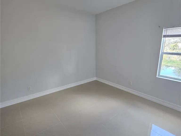 357 Flamingo Rd NE #1 — Photo 28