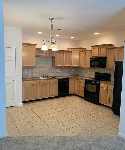 Waveland Townhomes — Photo 23