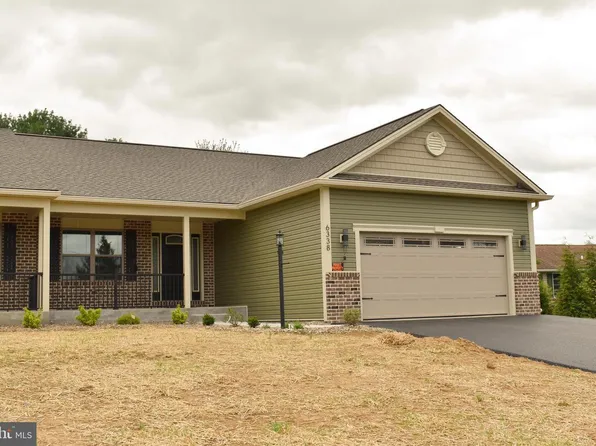 6338 Penn National Dr, Fayetteville, PA 17222