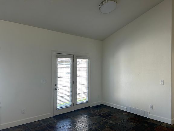 4th image of 607 E Wyngate Pointe Ln