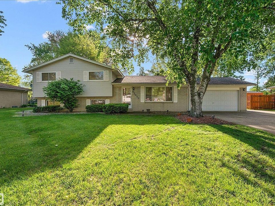 1st image of 53656 Lynnham Ln