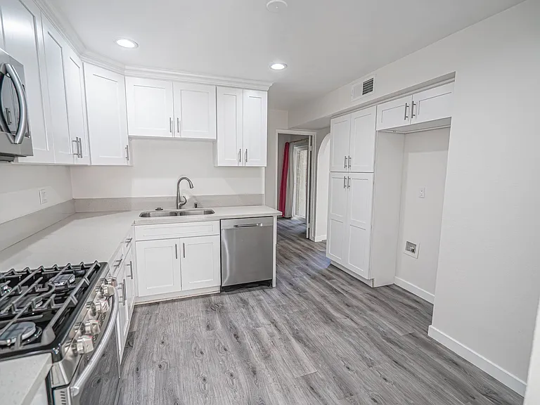 9025 Willis Ave #113 — Photo 7