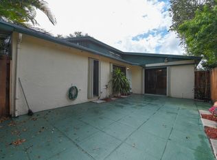 1045 Manor Dr, Palm Springs, FL 33461