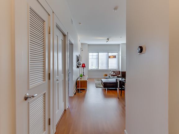 4th image of 155 Riverplace Unit 307