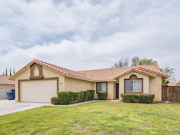3rd image of 38615 Cortina Way